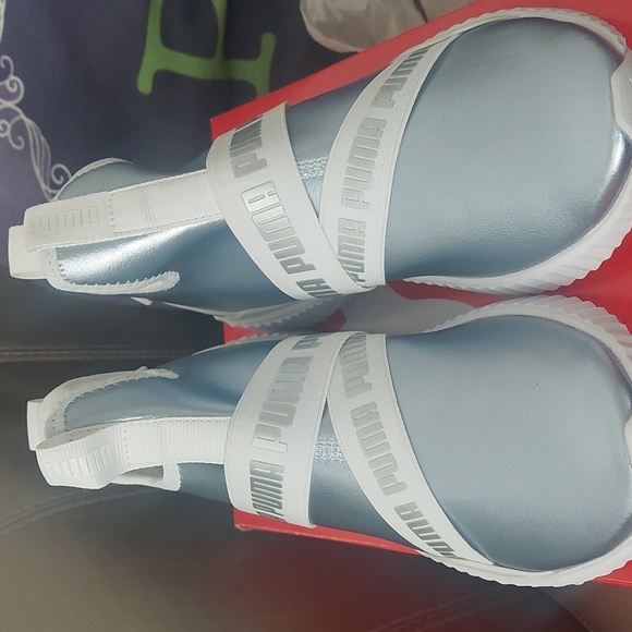 BNWB Puma women's Defy Mid Cross Trainer size 7. - Picture 15 of 16